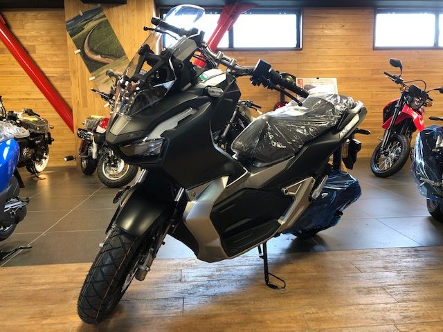 本日入荷！］ADV150マットガンパウダーブラックM [最新情報  